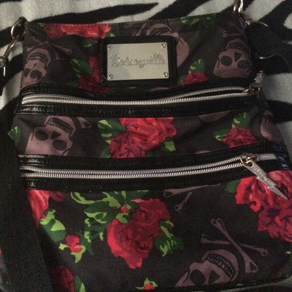 Betseyville crossover bag