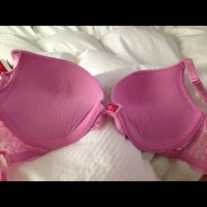 Victoria secret bra.