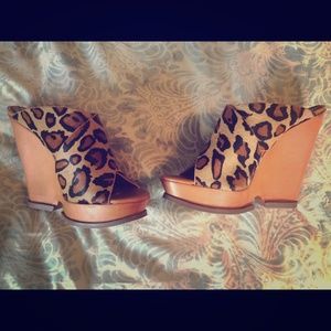 NEW Sam Edelman Leopard wedges