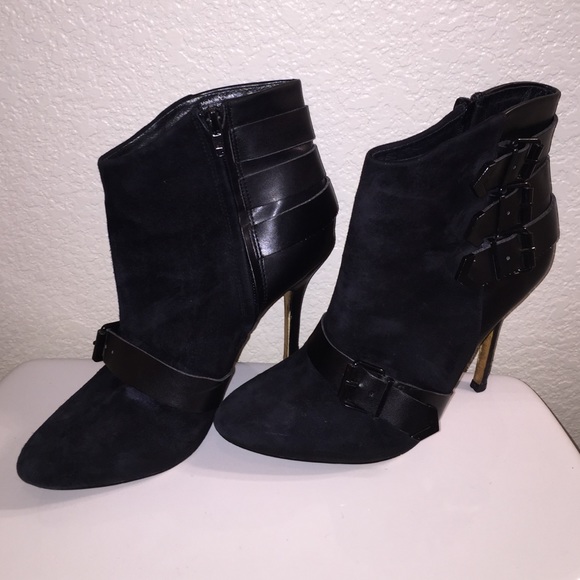 Black aldo booties!!