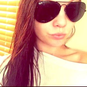 All black ray ban aviators