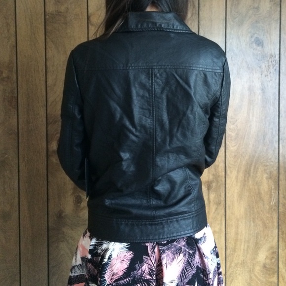 Forever 21 Faux Leather Moto Jacket. - Picture 3 of 3