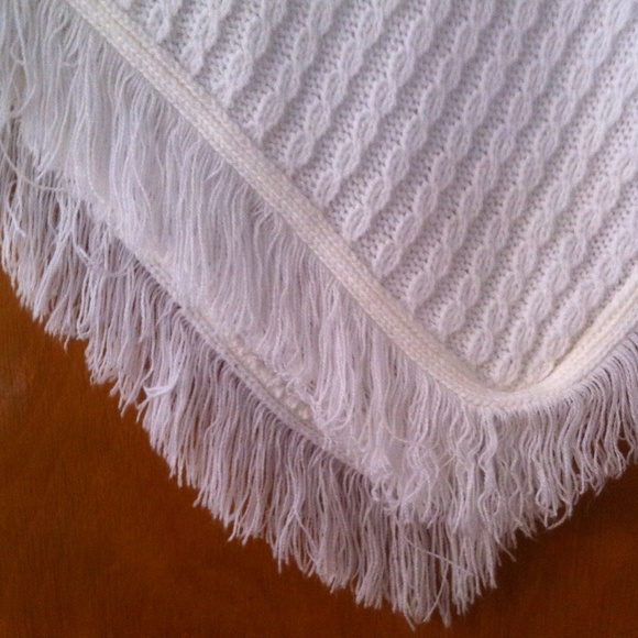 Beautiful Girls White Knit Pullover Sweater - Picture 2 of 3