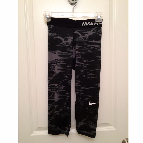 Nike Pro Dri-Fit Capri Leggings Size XS