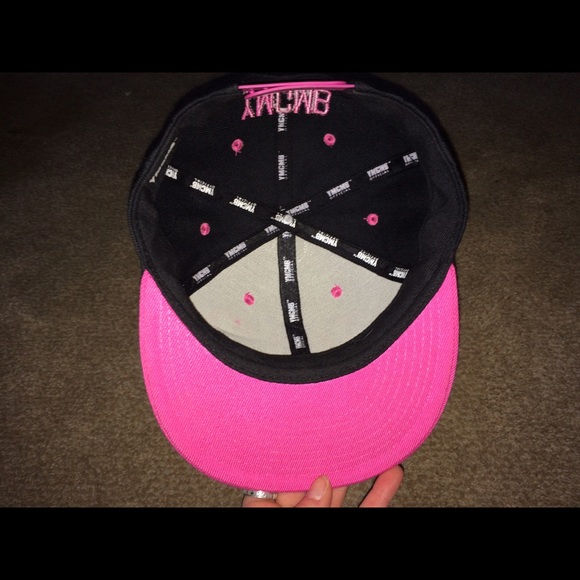 SnapBack - Picture 4 of 4