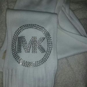 Mk scarf