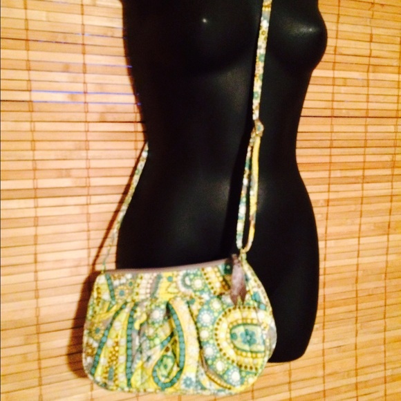 🎉SOLD🎉AUTHENTIC VERA BRADLEY CROSS BODY💗💗💗 - Picture 2 of 4