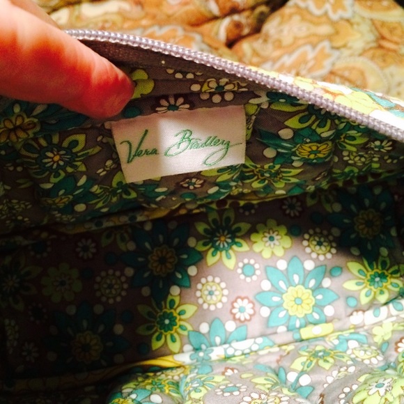 🎉SOLD🎉AUTHENTIC VERA BRADLEY CROSS BODY💗💗💗 - Picture 3 of 4