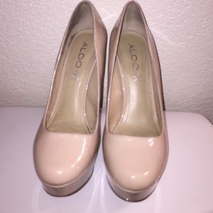 Nude pumps!