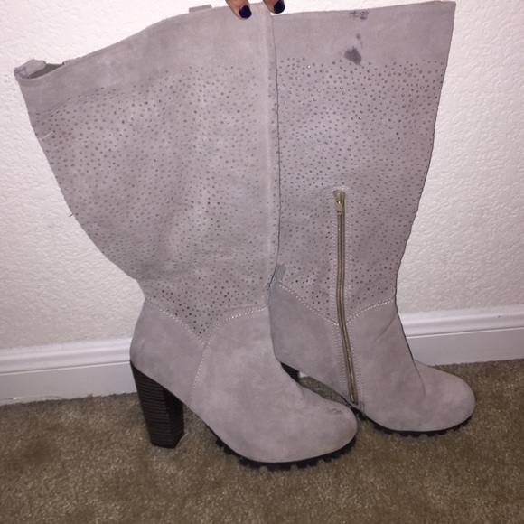beige suede boots - Picture 1 of 4