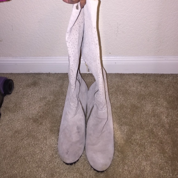 beige suede boots - Picture 2 of 4