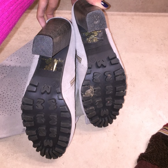 beige suede boots - Picture 3 of 4