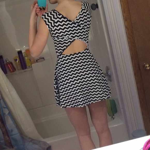 Dress - Picture 2 of 2