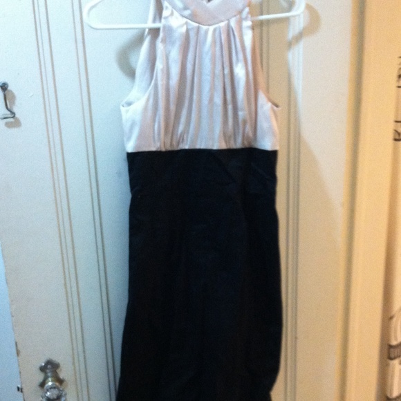 Cream/Black Bodycon Cocktail Dress