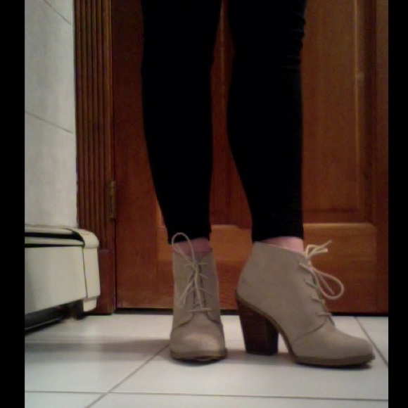 Cream Colored Tie-Up Booties - Picture 2 of 2