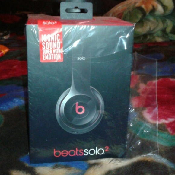 red and black Solo Beats 2 never used