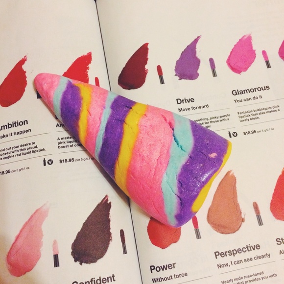 LUSH Unicorn Horn Bubble Bar Vday 2015 Exclusive