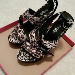 Charlotte Russe size 7 wedges