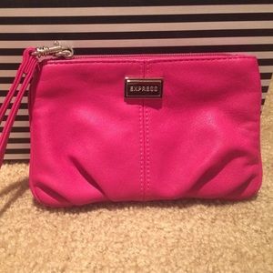 Express wristlet (fuchsia)