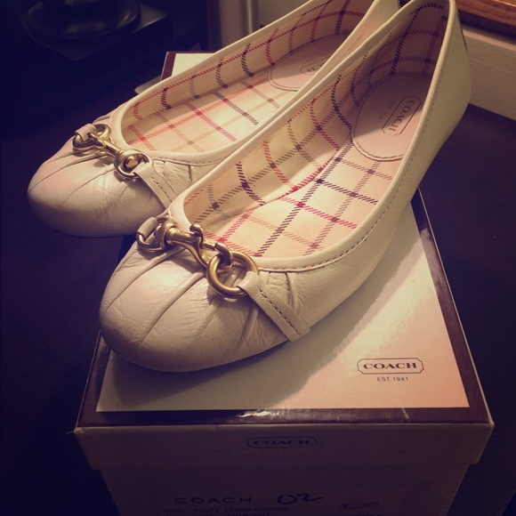 SOLD!!!! --- Coach winter white leather flat