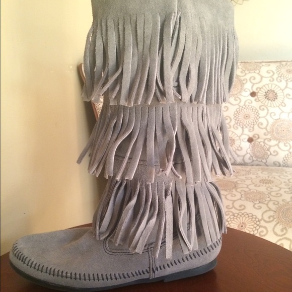 Women's gray tassel moccasins
