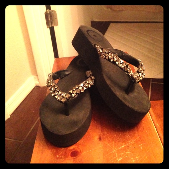 Never worn Bcbg flip flops