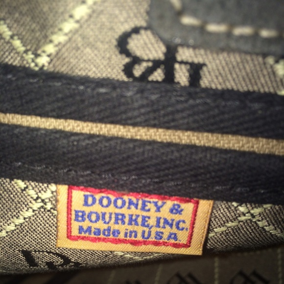 Dooney & Bourke - Picture 3 of 4