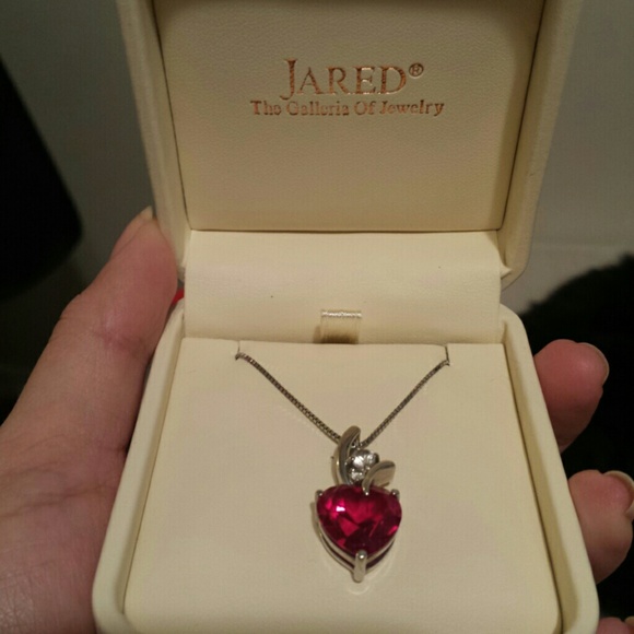Jared's Sterling Silver Heart Shaped Necklace