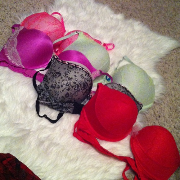 NWOT VS Bombshell bra!