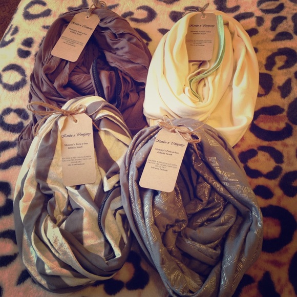 Accessories - 💖Homemade infinity scarf & nursing cover in one!