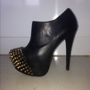 Steve Madden "Vampiree" Gold Studded Bootie