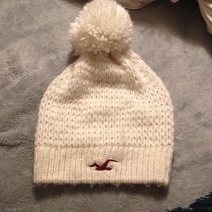 Hollister Co. Off-White knit beanie