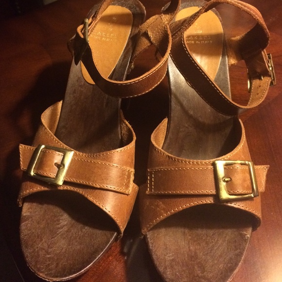 Cute sandal with a heel