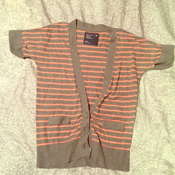 Short sleeve grey/coral "American Eagle" cardigan