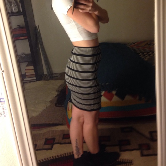 Forever 21 pencil skirt - Picture 1 of 4