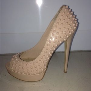 Steve Madden "Andiie" Nude Stud Pump