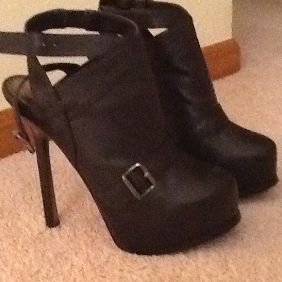 Bebe boots