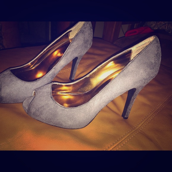 * Sold in a bundle* Grey peep toe heels