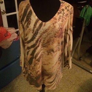 Beautiful Reba 3/4 sleeve top!
