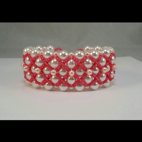 Pink and white wide pearl bracelet