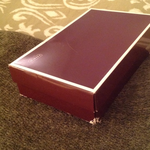 Additional shots of coach box, bar code and inside