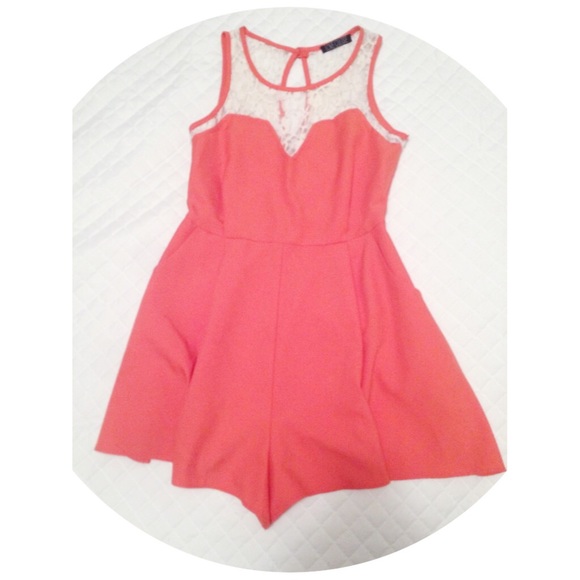 🚫sold in ️bundle 🚫Peach Romper 🎀 - Picture 3 of 3