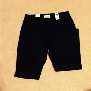 Old Navy black capri