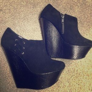 Wild Pair Wedges