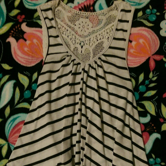 One size S tank - Picture 1 of 4