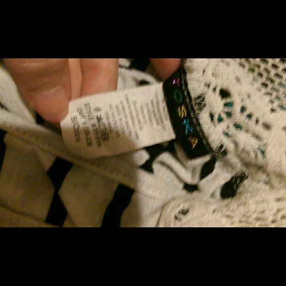 One size S tank - Picture 4 of 4