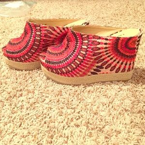 Chinese Laundry wedge