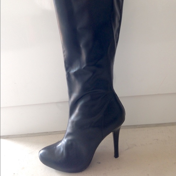 Shi Black Boot Heel