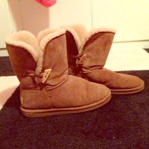 Bearpaw boots on hold