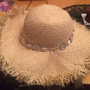 ••SOLD••Floppy straw sun hat